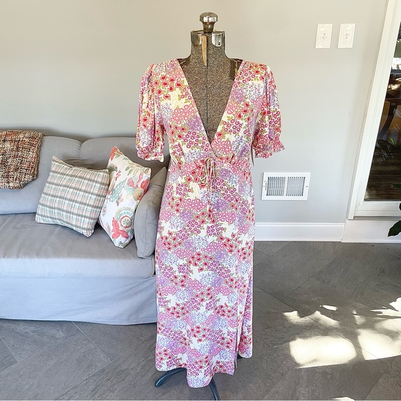 SO Dresses & Skirts - XS, S pink floral puff sleeve midi dress w/slip low cut V-neck dress